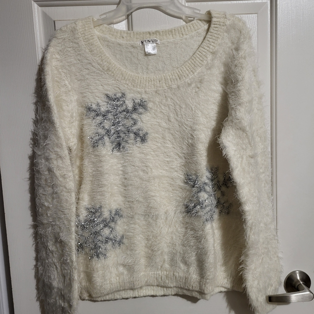 VENUS Cream Sweater with Silver Accents